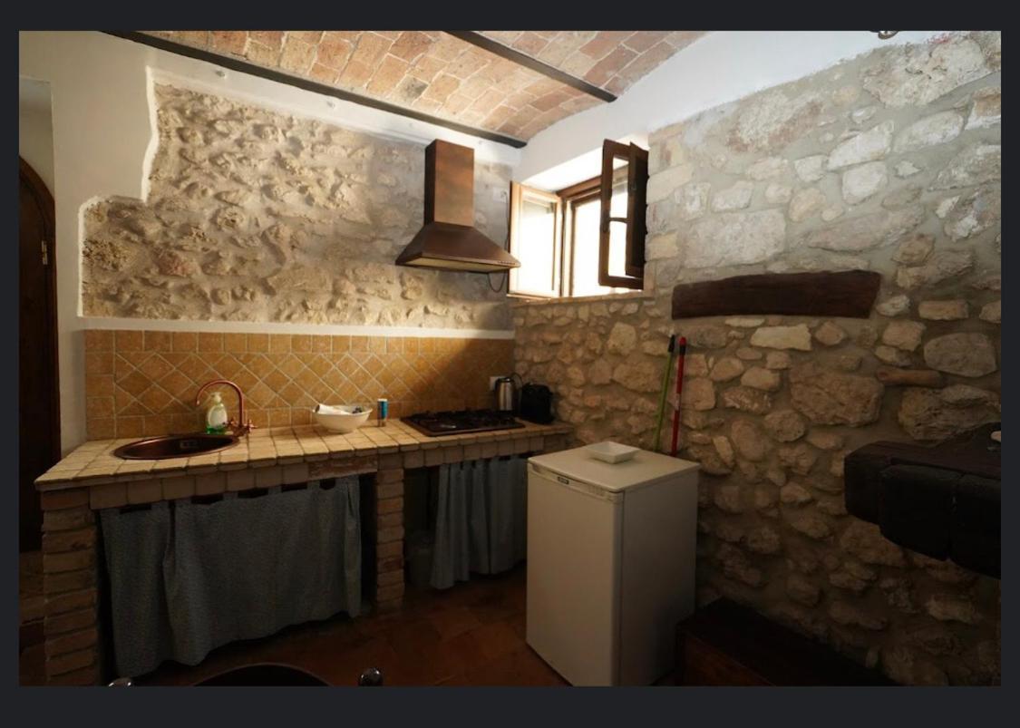 Il Minotauro B&B A 5 Minuti Da Popoli Vittorito Eksteriør bilde
