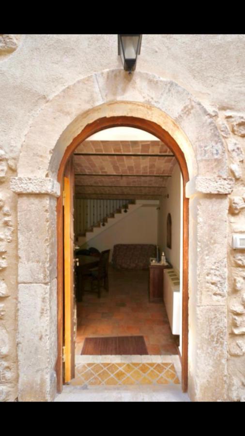 Il Minotauro B&B A 5 Minuti Da Popoli Vittorito Eksteriør bilde